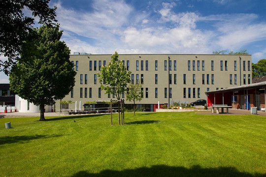 奥克图普斯友好城市酒店