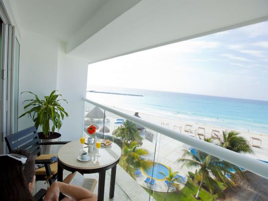 Krystal Cancun Room Type - Deluxe Room with Ocean View Krystal Cancun Room Type - Deluxe Room with Ocean View
