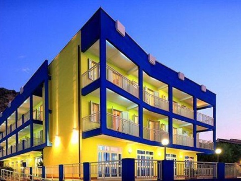 里维埃拉德尔索莱度假水疗酒店-官方