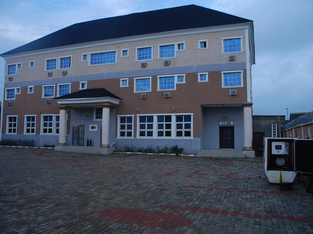 Jaftel Hotel And Suites