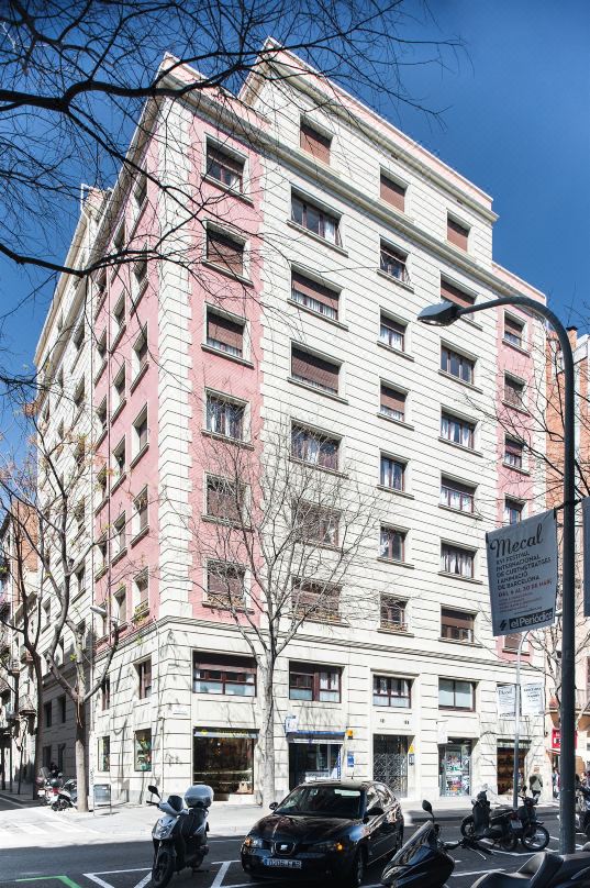 Eixample Building Apartments by Mercedes Heritage