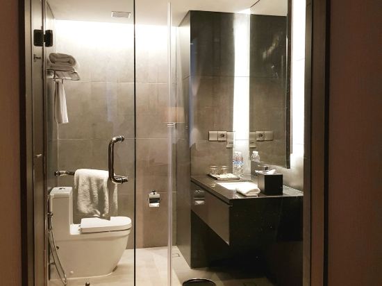 Wyndham Opi Hotel Palembang Room Type - Executive Room