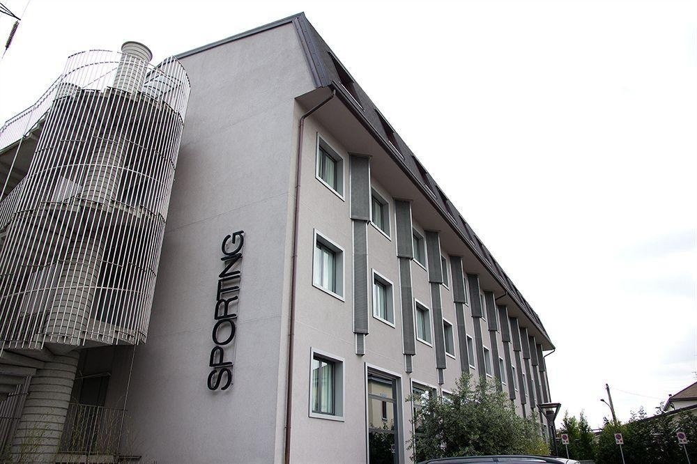 科洛格诺运动酒店-官方