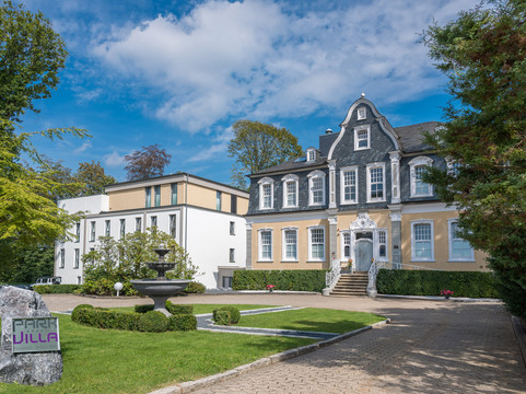 伍珀塔尔酒店住宿-Park Villa