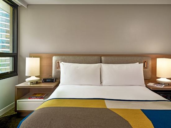The Hotel Zags Portland Room Type - Deluxe King Room