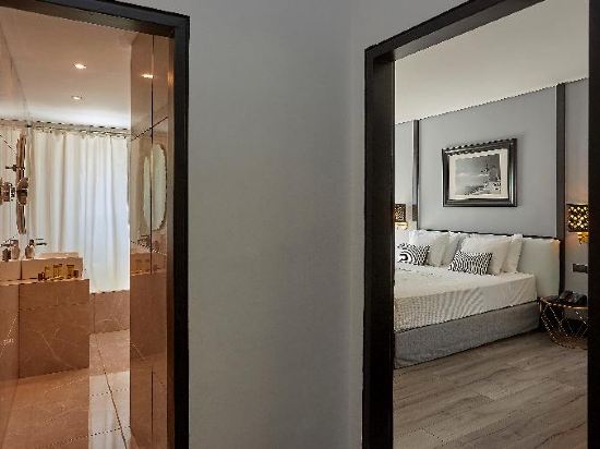 Athenian Riviera Hotel & Suites Room Type - Deluxe Family Room