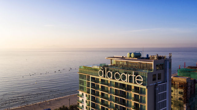 乐卡尔特岘港海滩酒店-官方