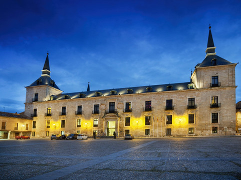 Madrigalejo del Monte酒店住宿-Parador de Lerma