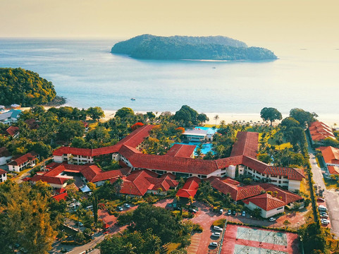 兰卡威假日海滩别墅度假村