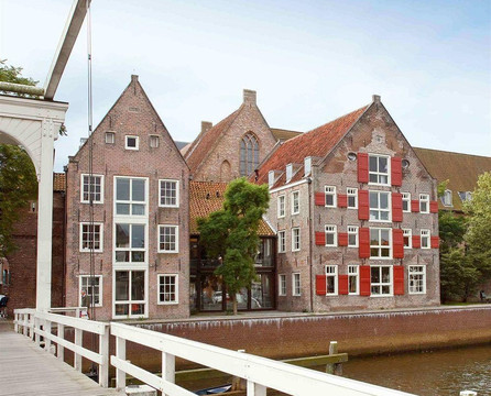 兹沃勒酒店住宿-水星酒店