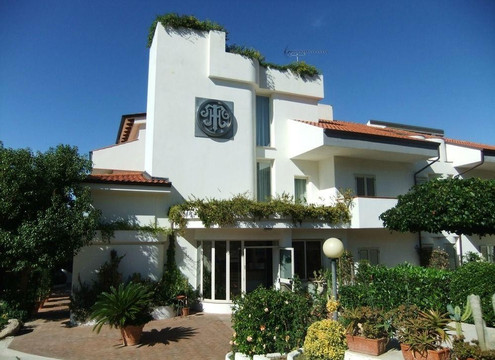 Parghelia酒店住宿-第勒诺酒店