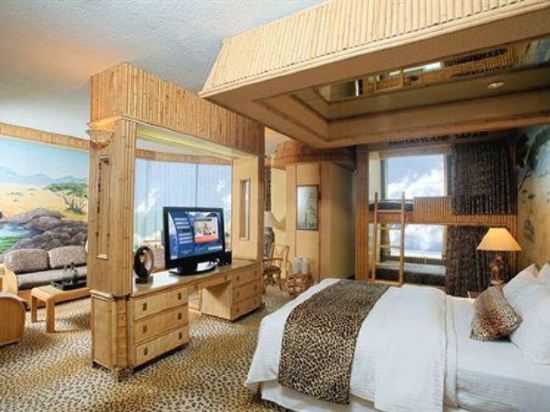 Fantasyland Hotel Edmonton Alberta 1 9 7 Price Address Reviews