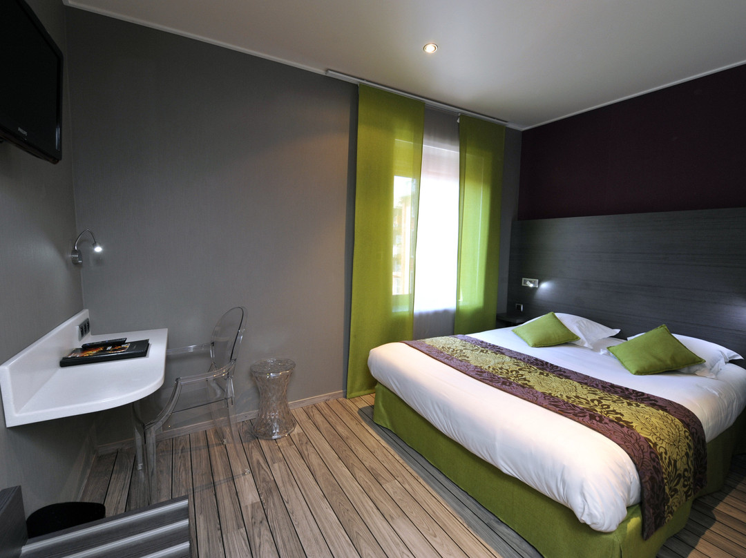Saint-Laurent-sur-Saone酒店住宿-Logis Hôtel de Bourgogne