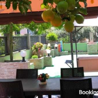 携程酒店 拉亚赫斯提亚住宿加早餐旅馆 B B La Dea Hestia 预订 拉亚赫斯提亚住宿加早餐旅馆 B B La Dea Hestia 价格 点评 电话 地址查询 携程旅行手机版