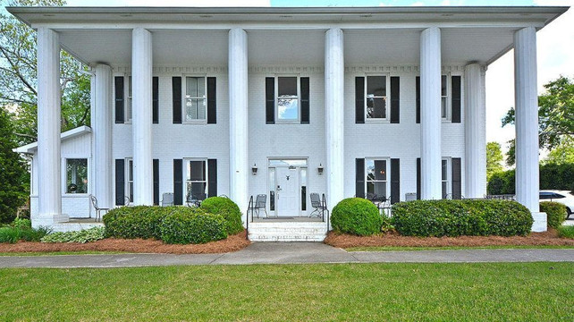 Stone Mountain Manor