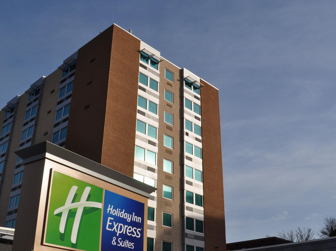 Holiday Inn Express & Suites Pittsburgh West - Green Tree by IHG