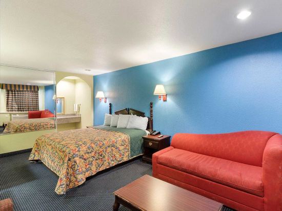 Rodeway Inn South Houston Room Type - Standard Room, 1 King Bed, Smoking