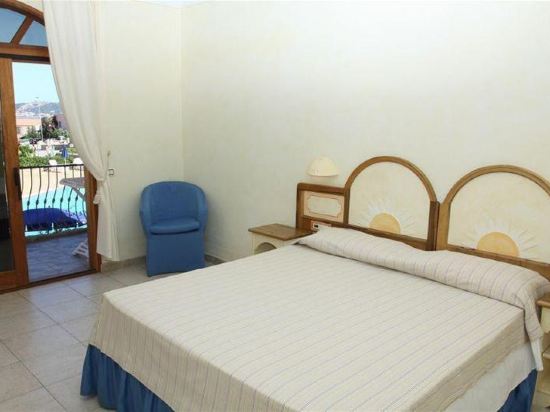 Club Esse Posada Room Type - Quadruple Room