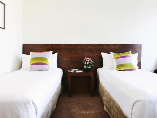 Rydges Melbourne Room Type - Twin Room