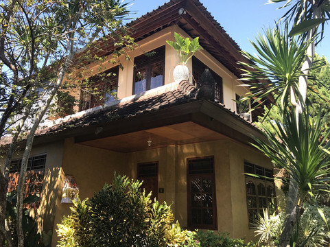 Batuan酒店住宿-Nando House