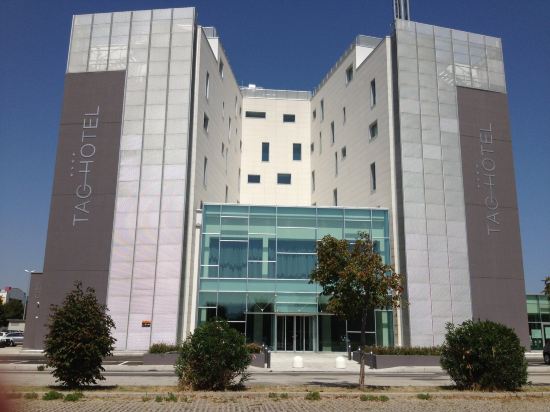 Tag Hotel Pesaro E Urbino Price Address Reviews<script async src=