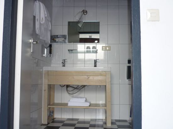 Hotel Beez Maastricht 2 2 3 Price Address Reviews