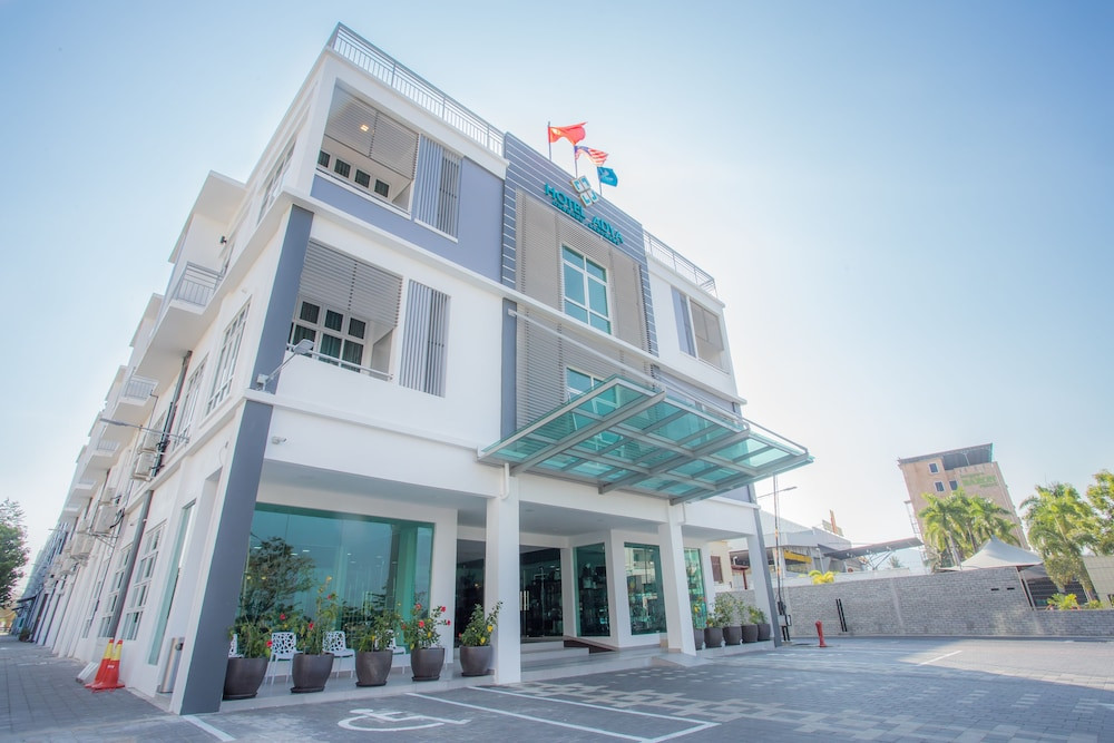 珍南埃迪亚酒店