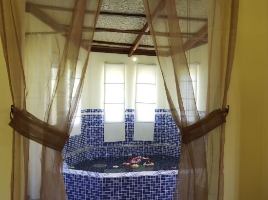 Le Flamboyant Resort Kaeb 1 7 1 Price Address Reviews