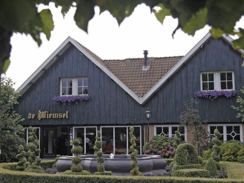 帷幕赛尔公园酒店-官方