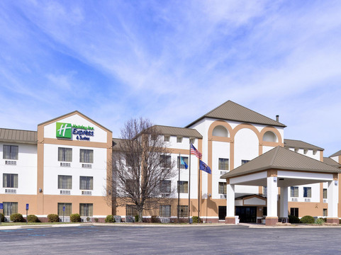 Holiday Inn Express & Suites Madison By IHG
