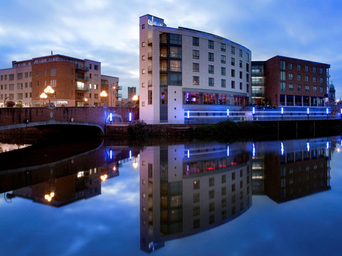 利默里克郡酒店住宿-Absolute Hotel