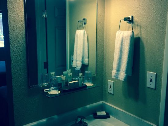 John Muir Lodge Tulare 1 3 4 Price Address Reviews
