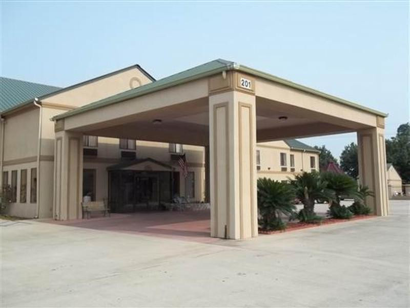 德纳姆泉-东巴吞鲁日戴斯酒店