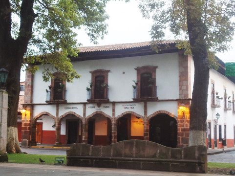 Patzcuaro酒店住宿-Hotel Mansion Iturbe