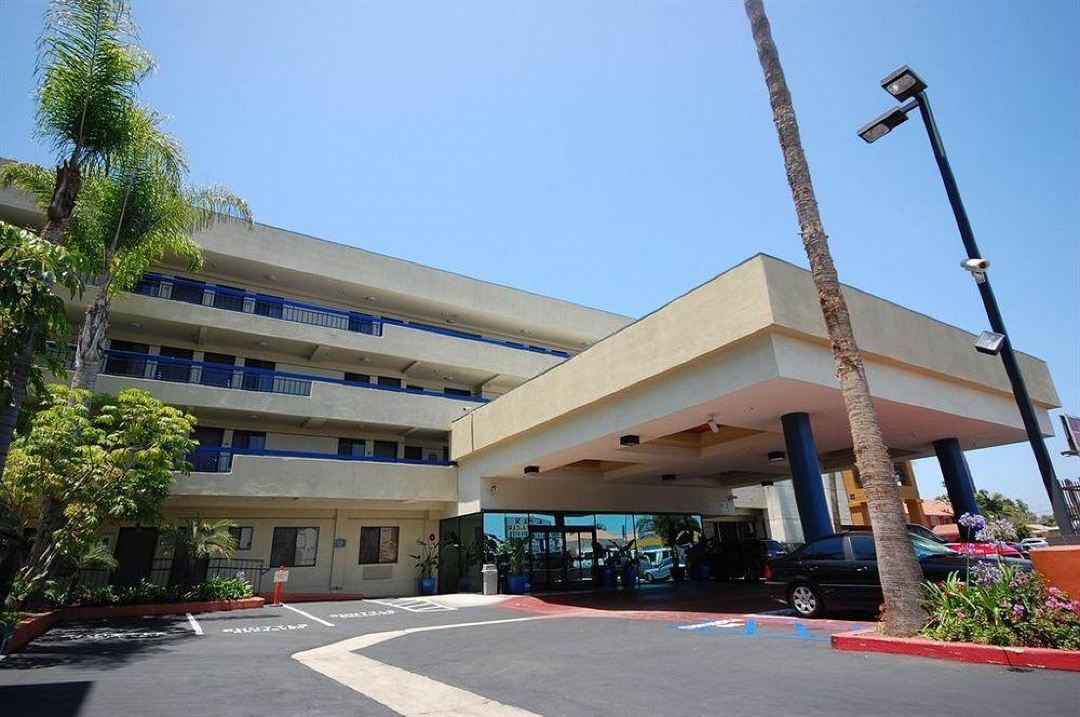 Quality Inn & Suites Los Angeles Airport - LAX