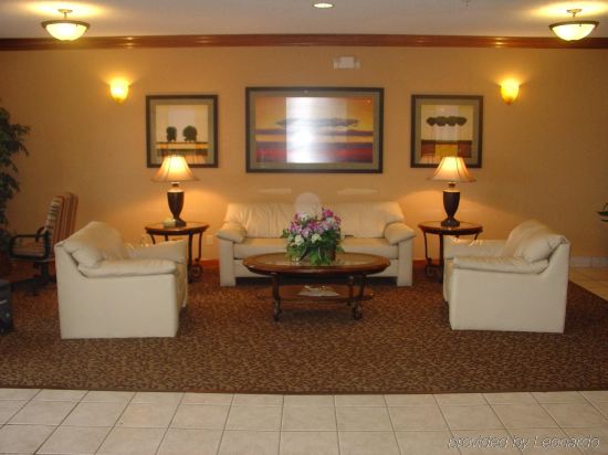 Holiday Inn Express Suites Muncie Delaware 7 2 2 3