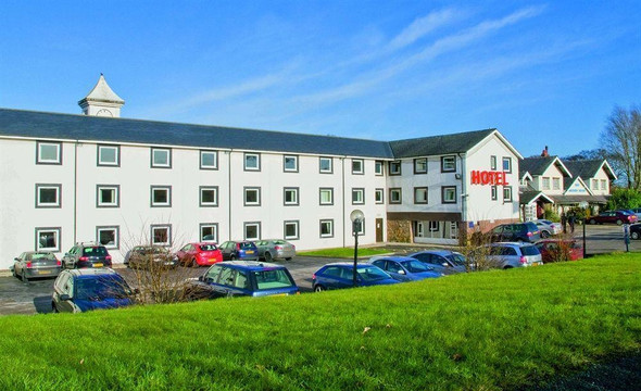 Samlesbury酒店住宿-麦克唐纳德提科尔鳟鱼度假酒店