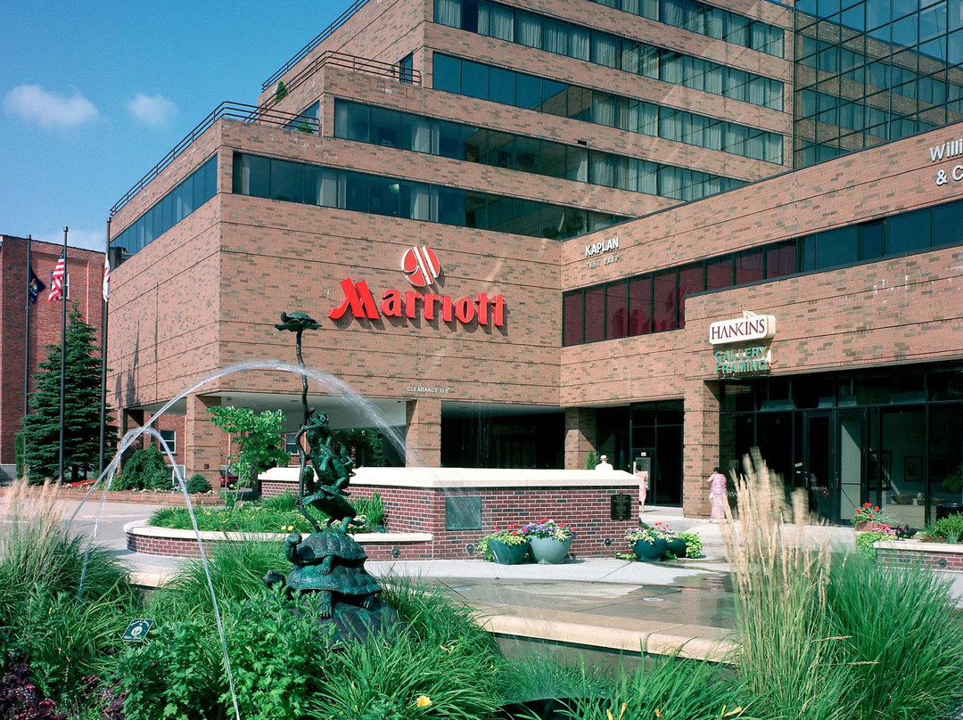 Haslett酒店住宿-东兰辛大学广场万豪酒店