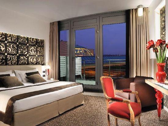 Antony Palace Hotel Room Type - Deluxe Double Room with Balcony