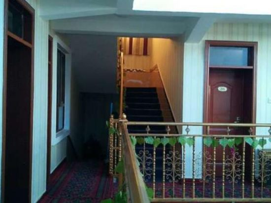 伊宁阿米乃古力旅社