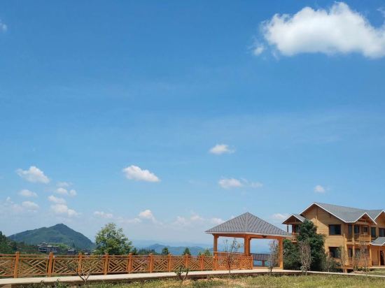 三江星空木屋酒店