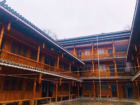 从江艺仚仚民宿