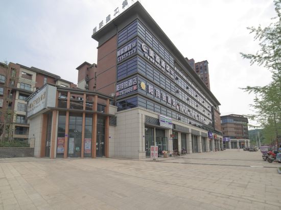 南充阳锌锐酒店