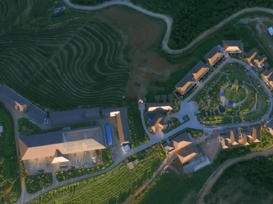 双江云顶筑巢茶庄园酒店