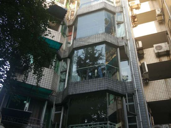 宜宾以书换宿青年旅舍