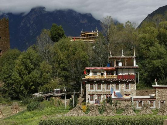 丹巴基卡依影友酒店