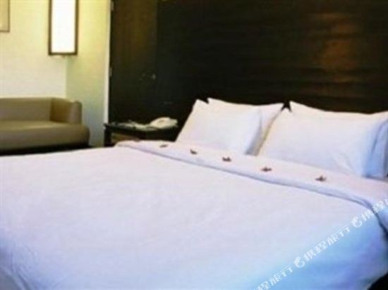 New Wave Hotel Sri Hartamas Room Type - Double Room