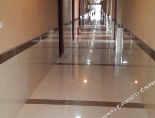 辽阳丽舍居隆商务旅馆