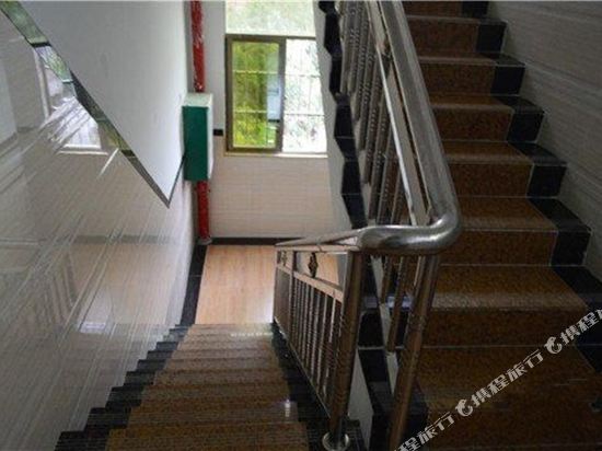 乐东尖峰佳惠宾馆