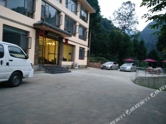 峨眉山风林月山庄